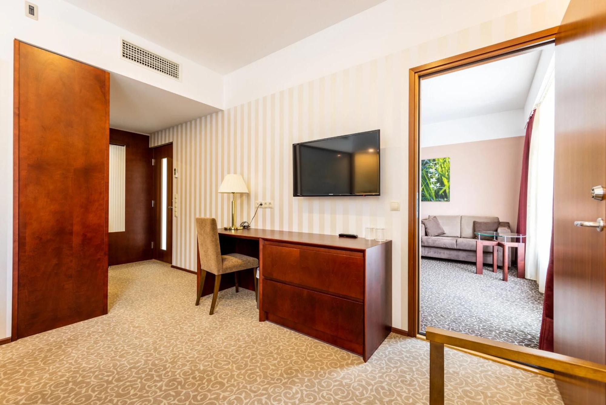 Saaremaa Rannahotell ' Beach Hotel Мяндьяла Экстерьер фото