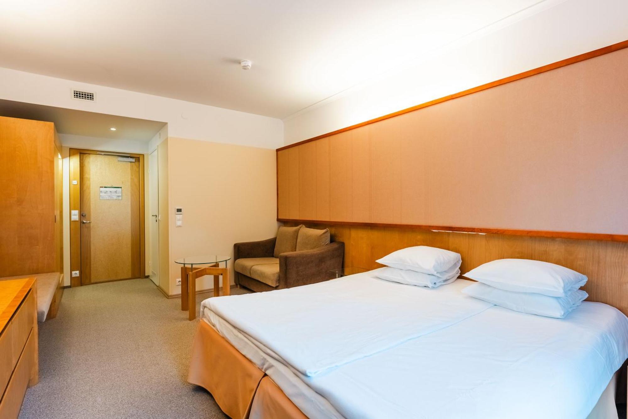 Saaremaa Rannahotell ' Beach Hotel Мяндьяла Экстерьер фото
